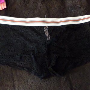 *SOLD* NWOT VS Shortie/Minishort Lace - Size Large